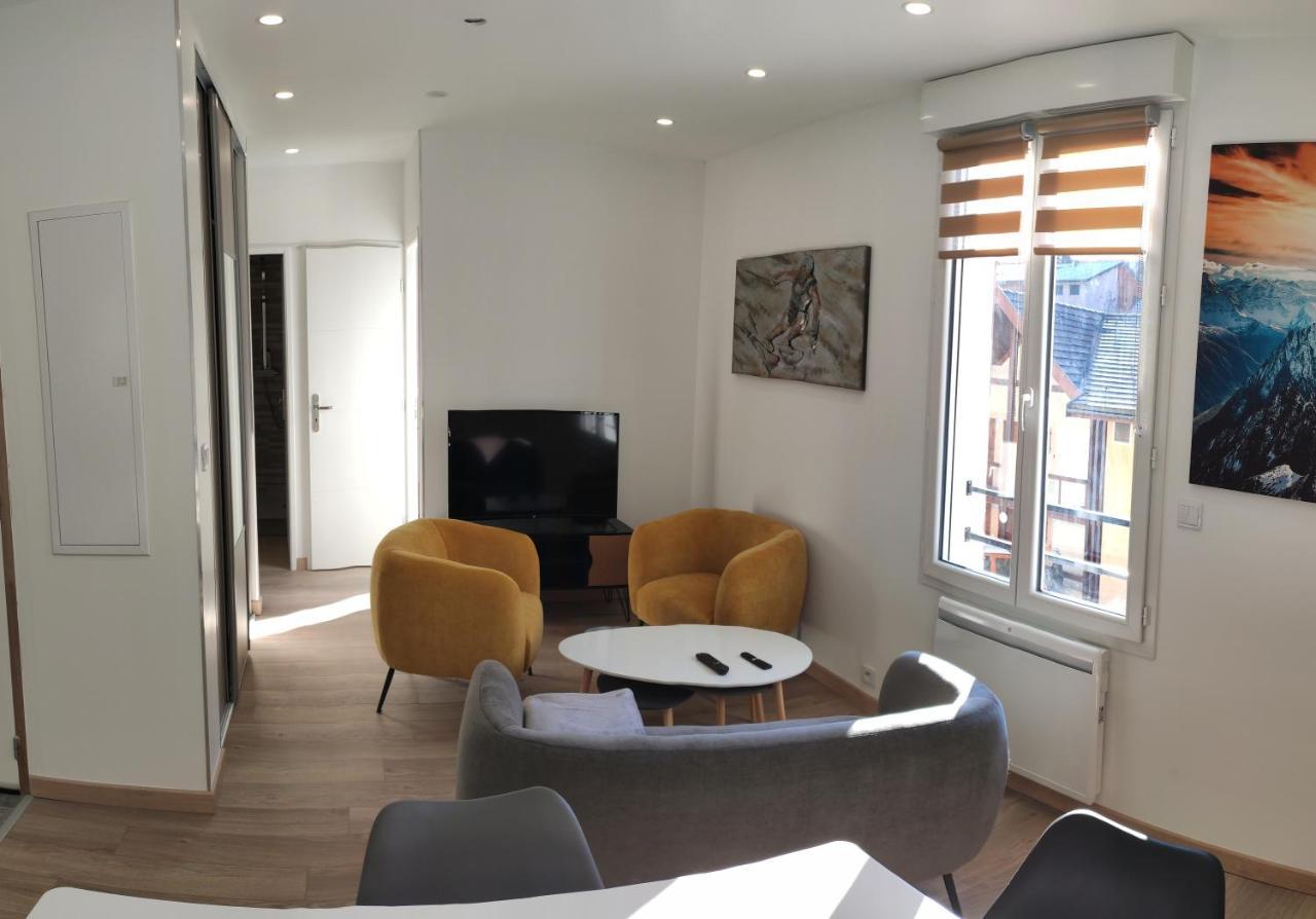 Joli Appartement Renove Avec Terrasse Brides-les-Bains Bagian luar foto
