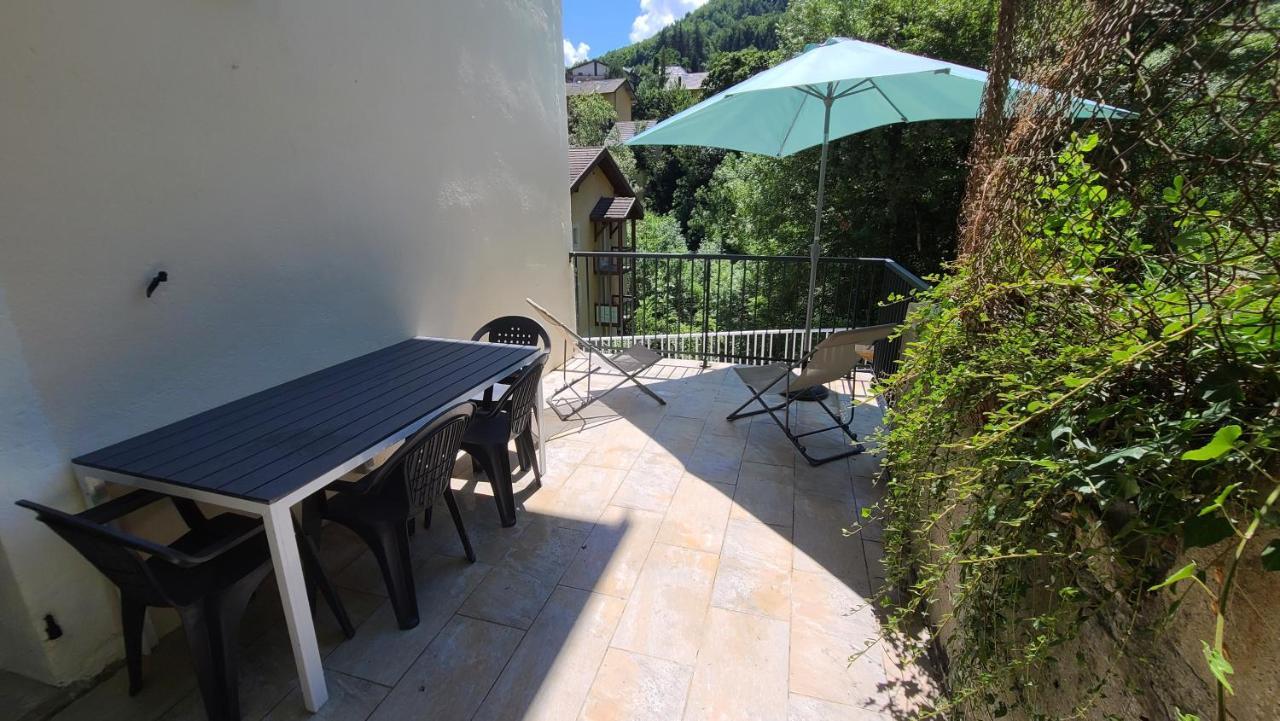 Joli Appartement Renove Avec Terrasse Brides-les-Bains Bagian luar foto
